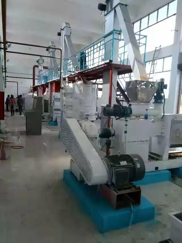 湖南地區(qū)茶籽油榨油車間